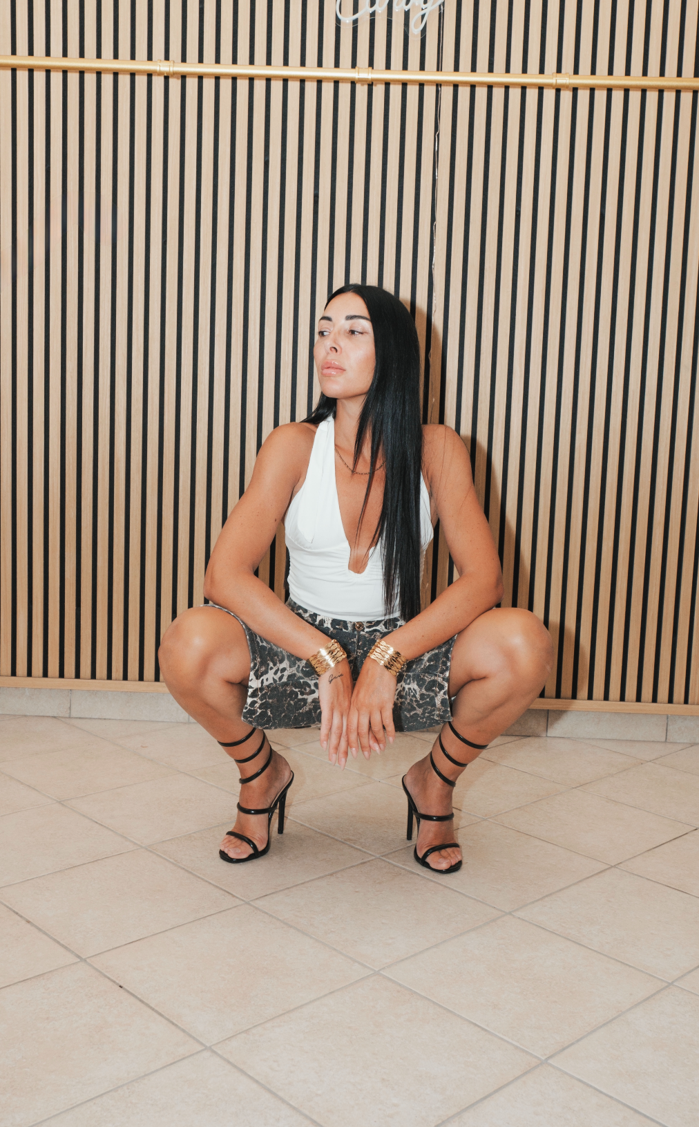 Body bianco con scollatura elegante