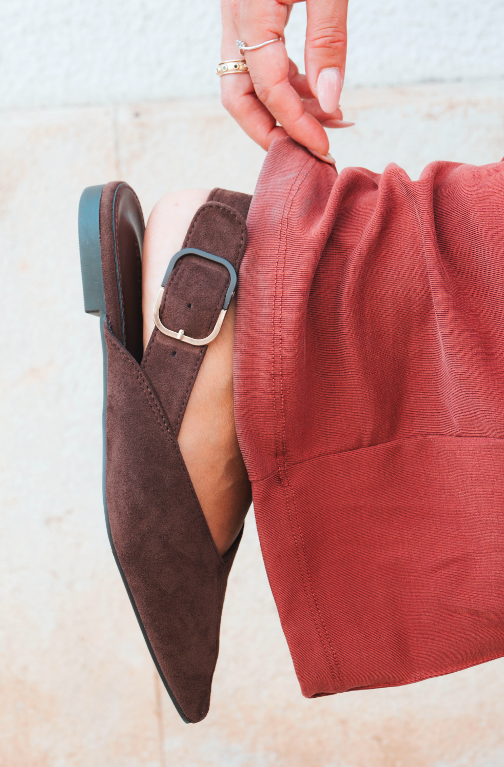 Ballerine slingback marroni in suede con fibbia