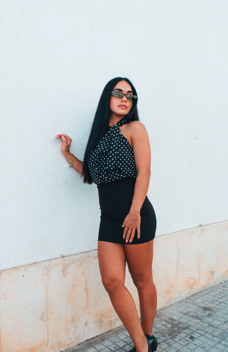 Blusa a pois con scollo halter