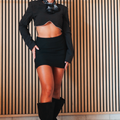 Blusa crop nera con bordo strass