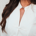 Camicia bianca con alamari stile orientale