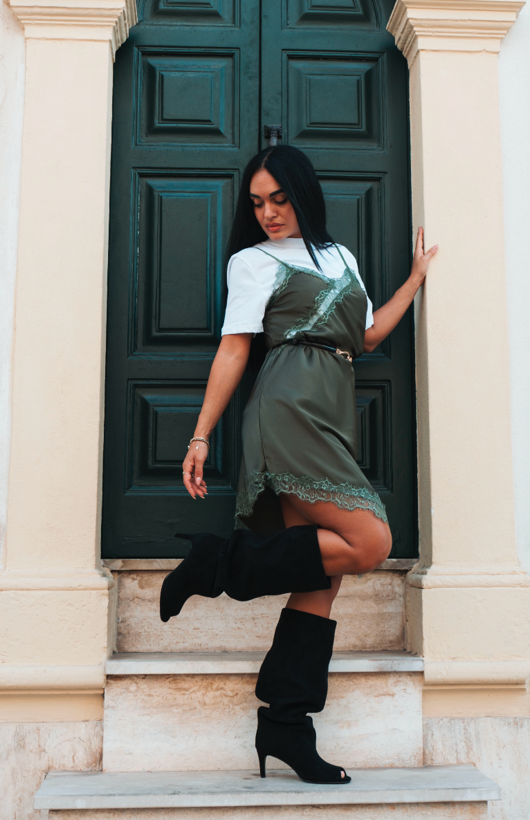 Abito lingerie verde oliva con pizzoAbito lingerie verde oliva con pizzo