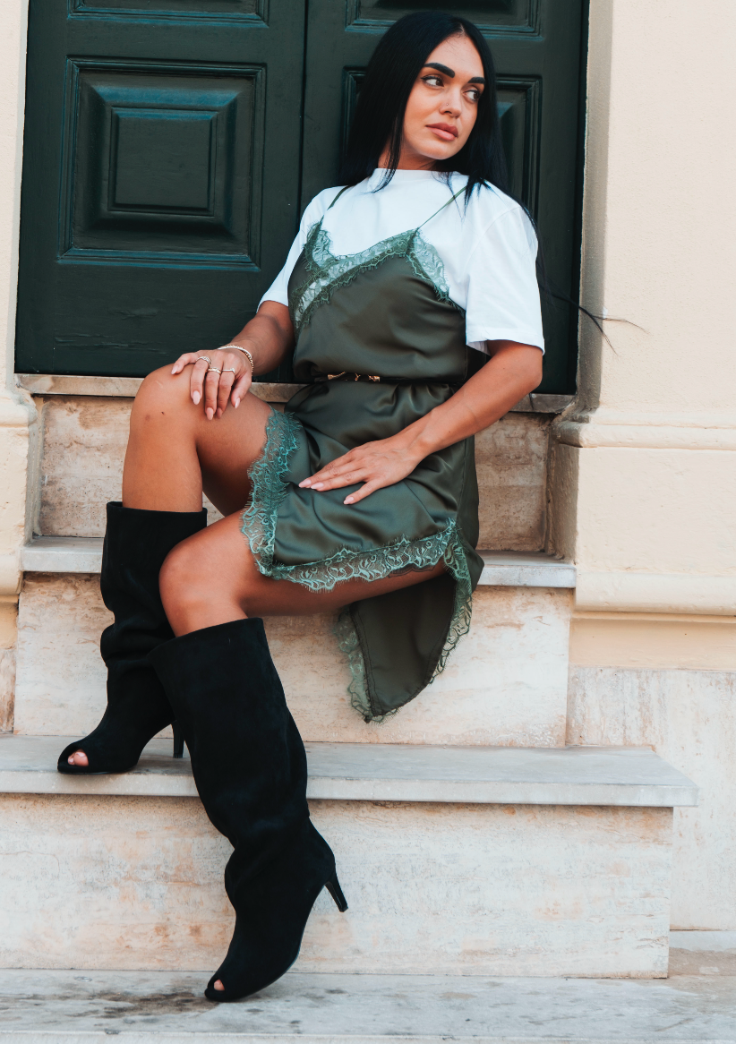 Abito lingerie verde oliva con pizzoAbito lingerie verde oliva con pizzo